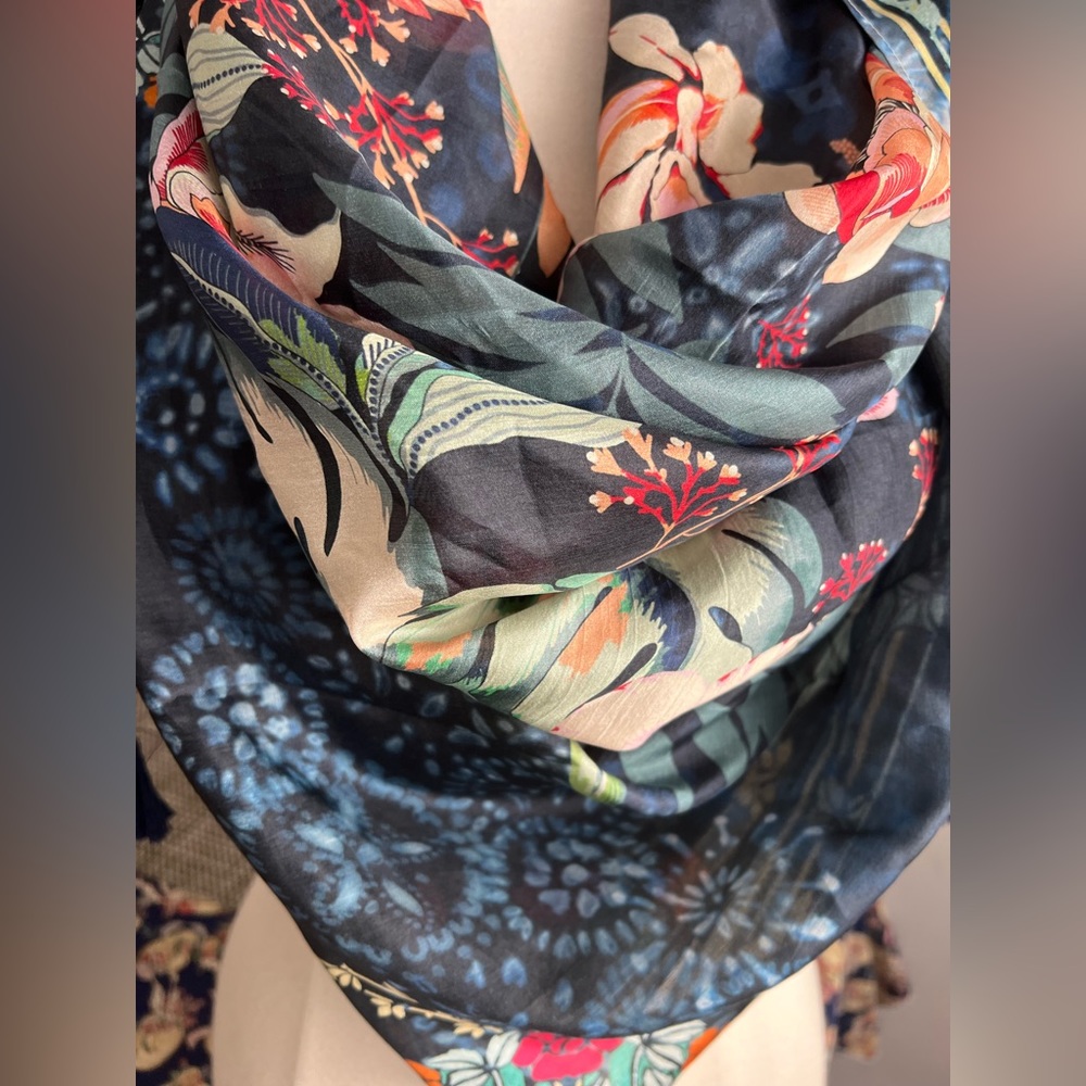 Johnny Was Silk Scarf NWT ! 12 Tassels! - Picture 4 of 6